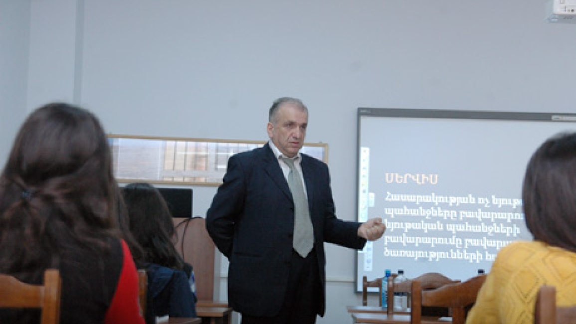 lecture-at-yerevan-high-school-in-190