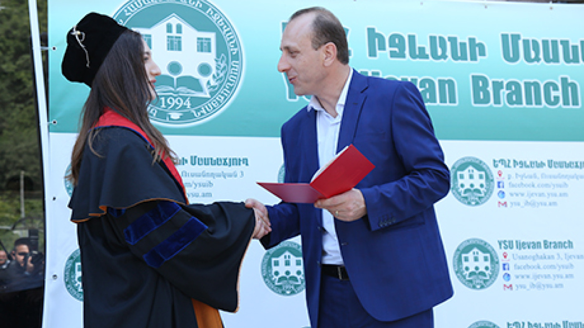 Ceremony-of-handing-diplomas-to-the-Alumi-of-Ijevan-Branch