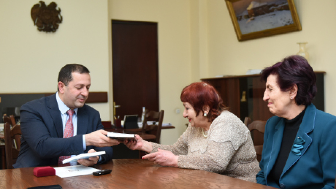 Svetlana-Vardanyan-is-awarded