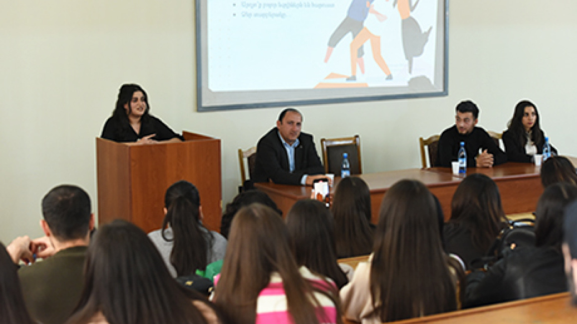 -side-by-side--meeting-at-ysu-faculty-of-sociology