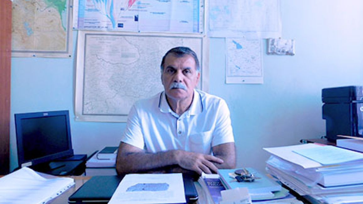 Professor-talks-about-Armenian-landscape