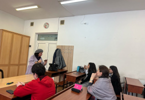 Ռուս բանասիրության ֆակուլտետում տեղի ունեցավ հանդիպում դպրոցականների հետ: