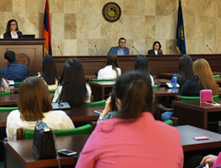 details-of-banking-system-activities-presented-to-YSU-students