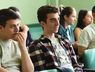 Panel-discussion-at-the-Faculty-of-Physics