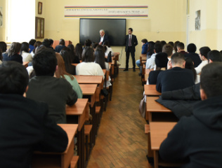 Schoolchildren-visited-YSU