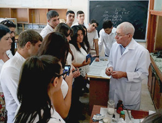 Pupils-visited-faculty-of-Chemistry