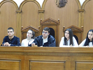 Moot-court-at-the-faculty-of-Law