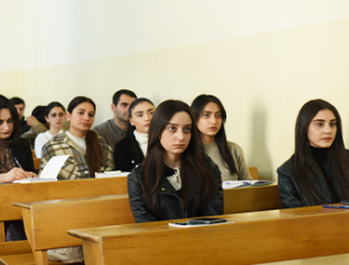 Artsakh-University-students-participate-in-online-classes