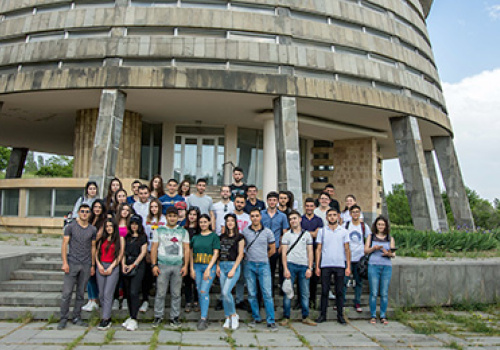 Students-of-the-faculty-of-Radiophysics-at-Byurakan