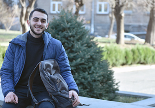 Mher-Khachatryan-as-the-best-student-2020