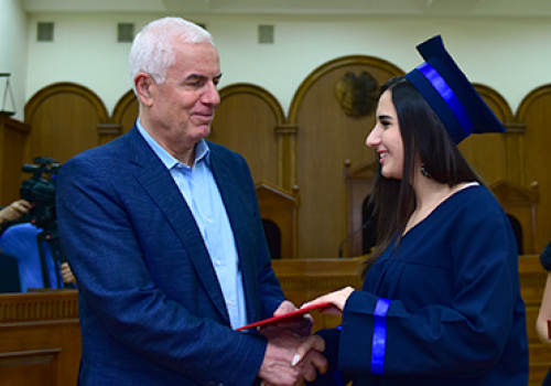 Students-of-the-faculty-of-Law-got-their-diplomas