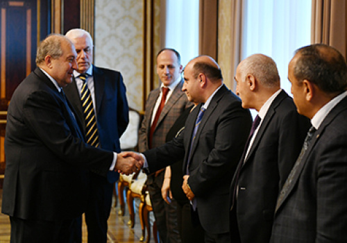 Armen-Sarkissian-met-representatives-of-faculty-of-law