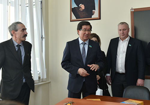 Delegation-of-the-Parliament-of-Kazakhstan-at-YSU