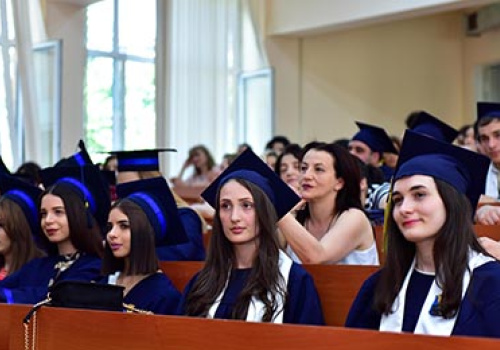 Ceremony-of-handing-diplomas-of-the-faculty-of-Orinetal-studies